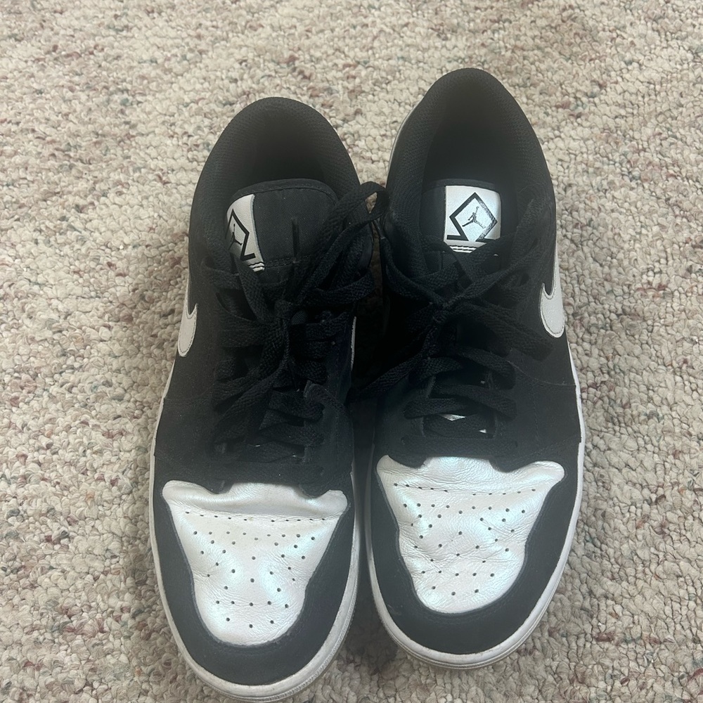 Nike Jordan Men's Black and White Sneakers